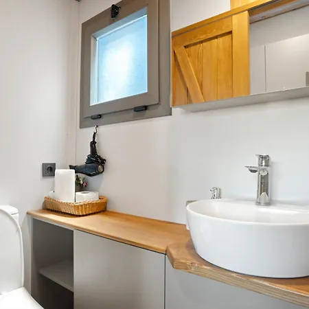 Ozzy Tiny House- Woo Urla